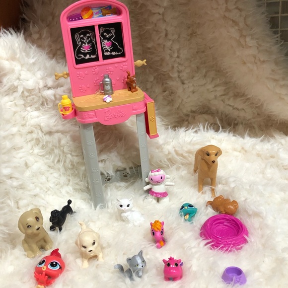 PRICE FIRM VETERINARY BARBIE - Picture 1 of 8